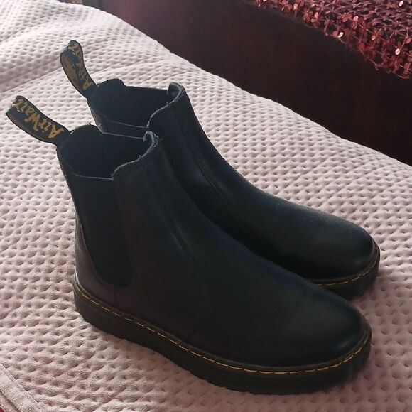 Dr. Martens Black Chelsea Boots - Picture 1 of 6